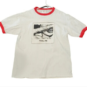 VINTAGE 1996 PEARL JAM SEATTLE CONCERT T-SHIRT